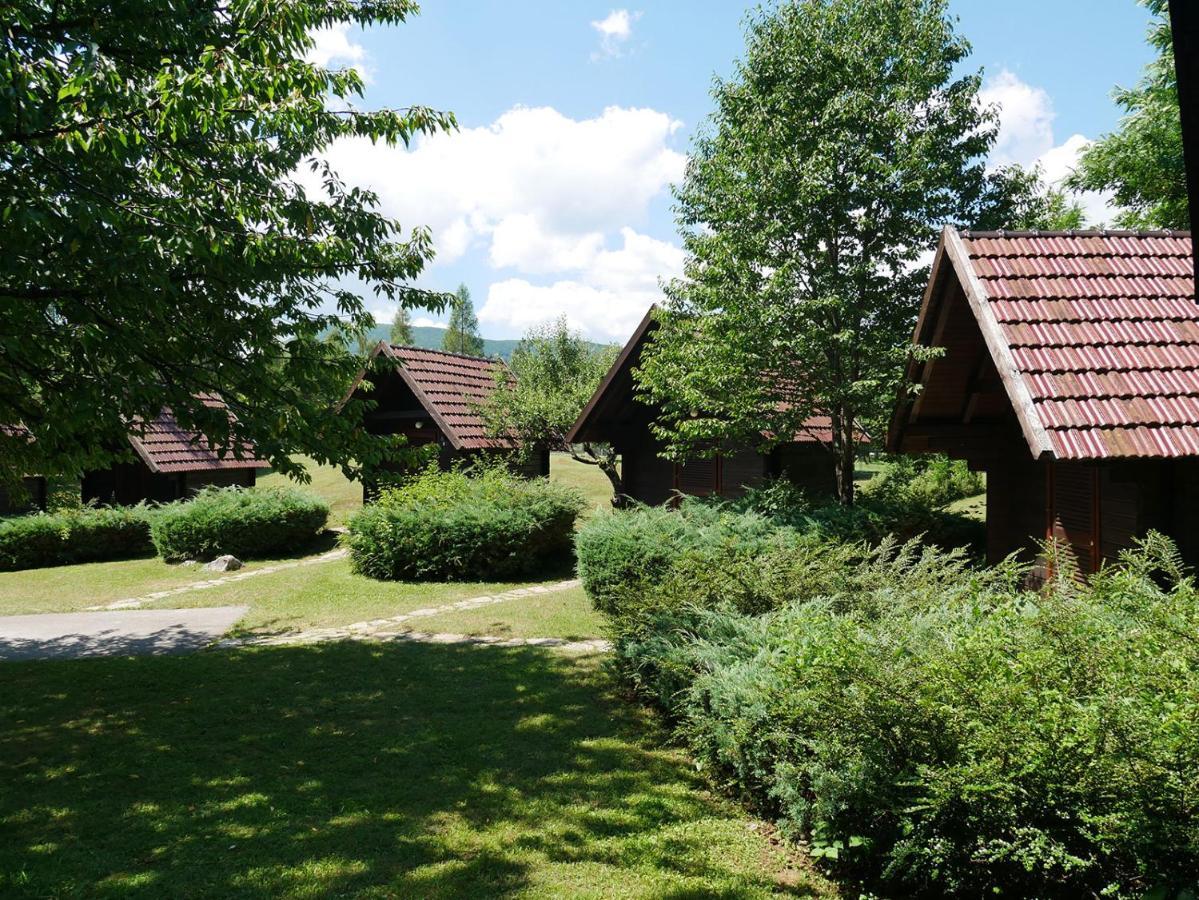 Bungalows Korana - Campsite Korana سيليست دريزنيكو المظهر الخارجي الصورة