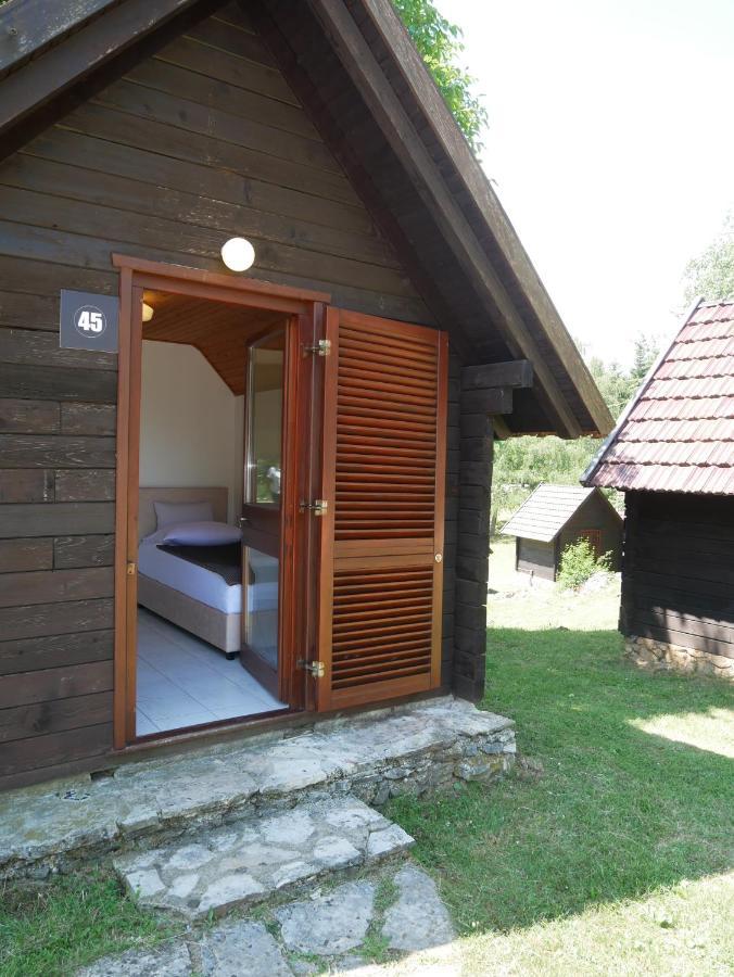 Bungalows Korana - Campsite Korana سيليست دريزنيكو المظهر الخارجي الصورة