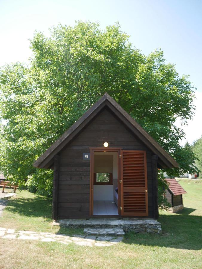 Bungalows Korana - Campsite Korana سيليست دريزنيكو المظهر الخارجي الصورة