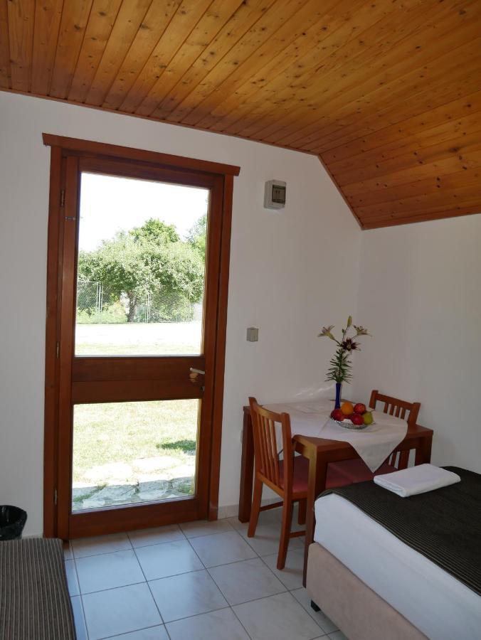 Bungalows Korana - Campsite Korana سيليست دريزنيكو المظهر الخارجي الصورة