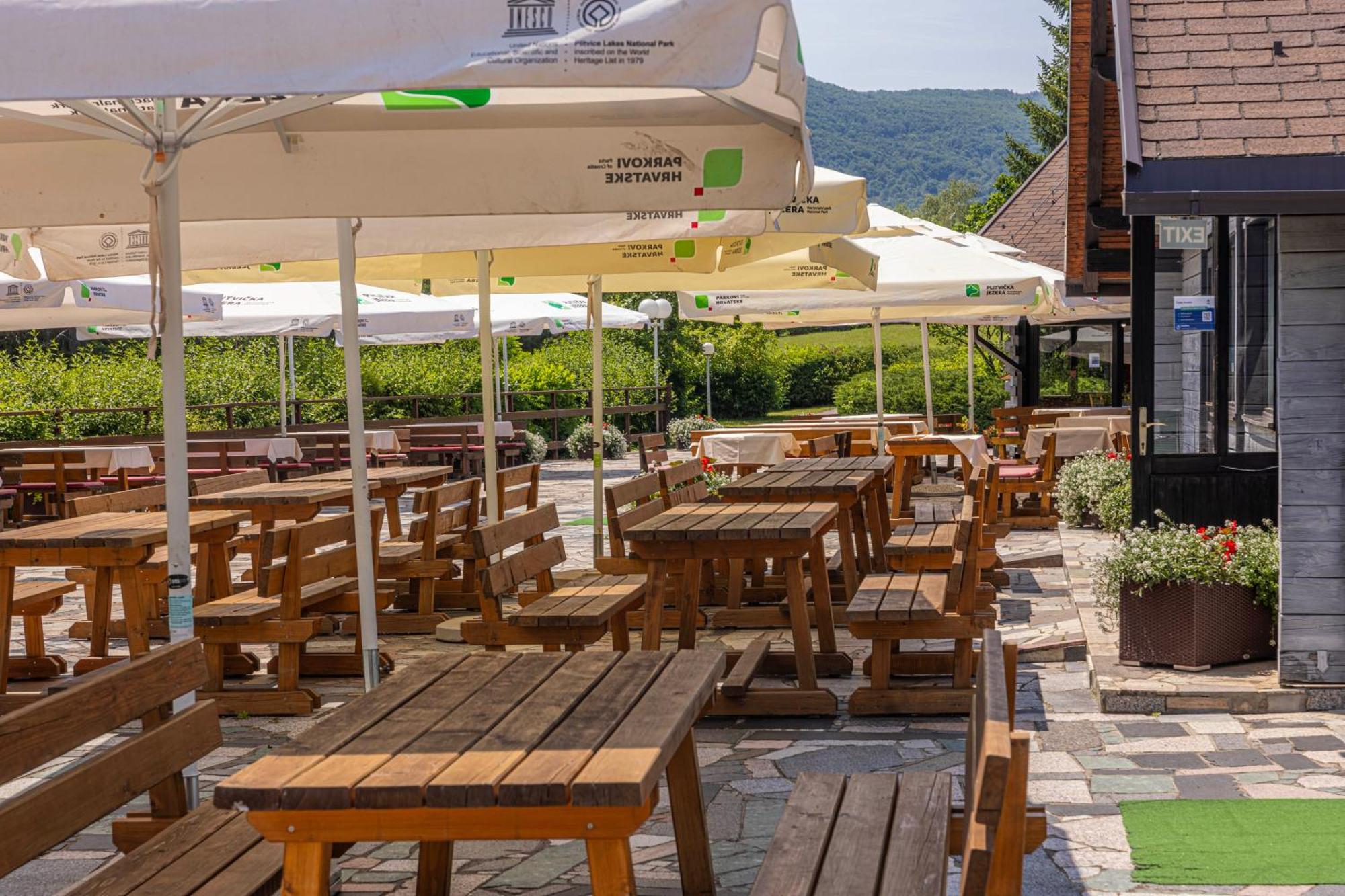 Bungalows Korana - Campsite Korana سيليست دريزنيكو المظهر الخارجي الصورة