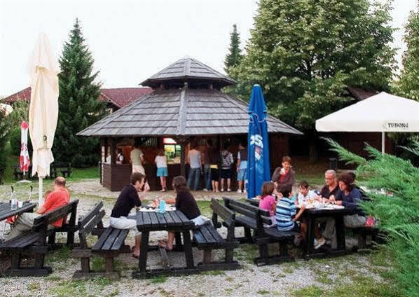 Bungalows Korana - Campsite Korana سيليست دريزنيكو المظهر الخارجي الصورة